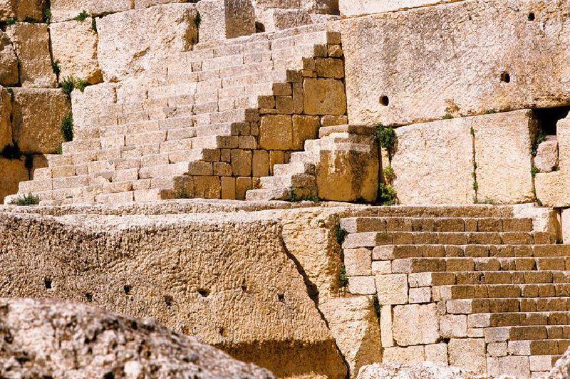 temple-stairs-c-tudor-hulubei-link.jpg