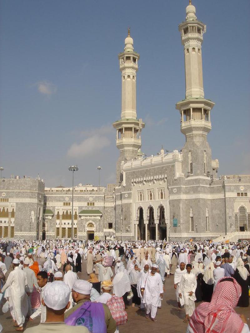 entering-mosque-grounds-c-transposition.jpg