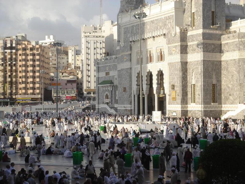 mosque-outside-crowds-c-transp.jpg