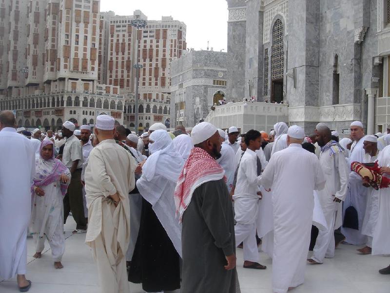 outside-mosque-c-transposition.jpg