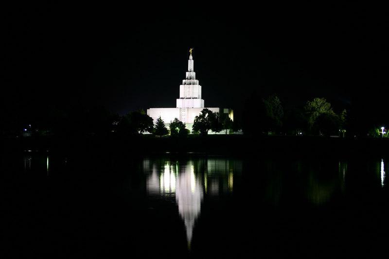 112941904-L.jpg