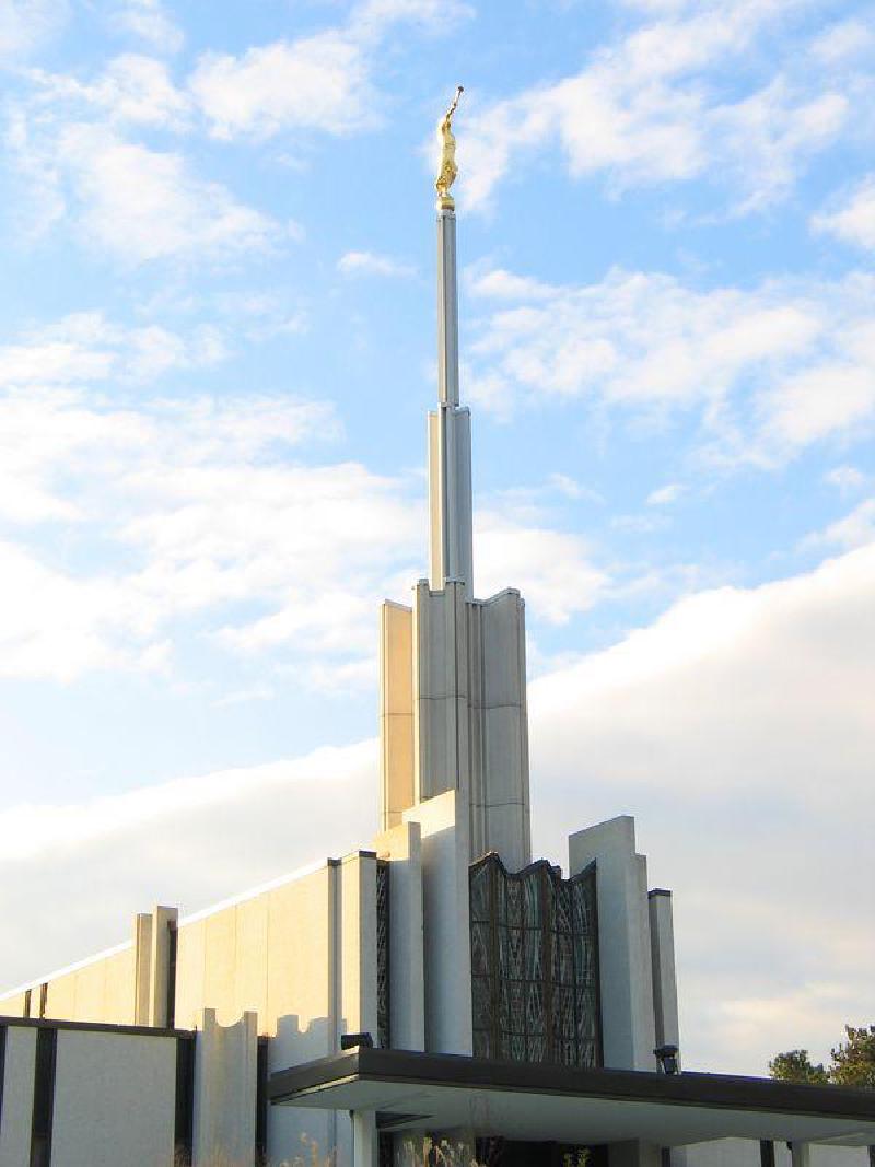 28759487-L.jpg