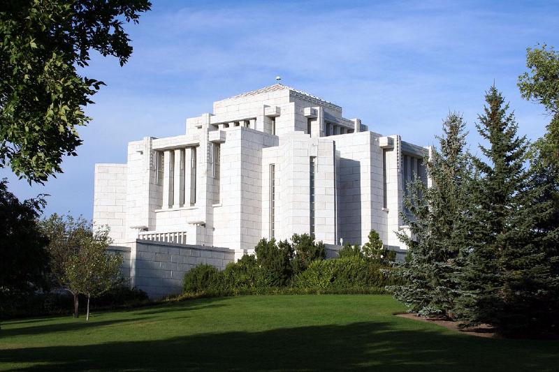 cardston_lds_mormon_temple1.jpg