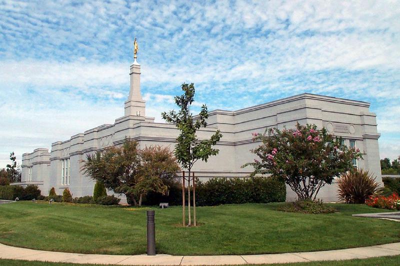 fresno_lds_mormon_temple3.jpg