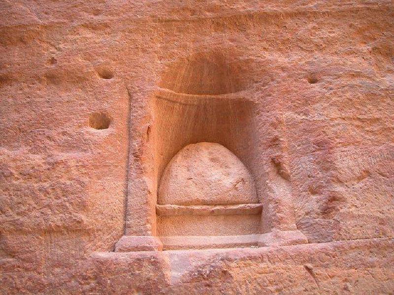 dashrut-statue-c-mansour.jpg