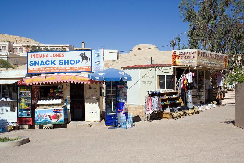 indiana-jones-shops-cc-cybjorg.jpg