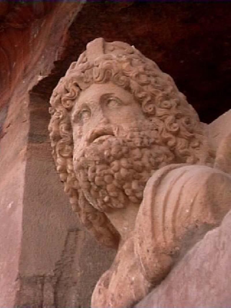 statue-head-c-worldwander.JPG