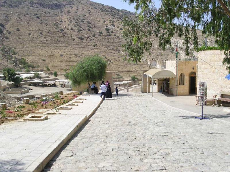visitors-centre2-c-yi-chien-chang.jpg